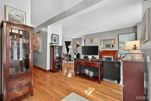 $599,900 | 3209 Shenandoah Avenue, St. Louis, MO 63104