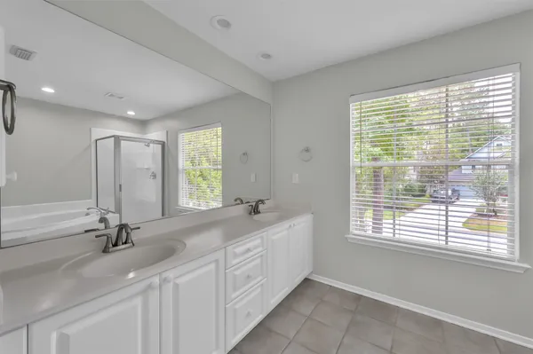 $2,600 | 86 North Apple Springs Circle, The Woodlands, TX 77382