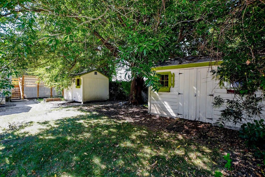 23 Bates Street Hull, MA 02045 - Photo 8 of 36