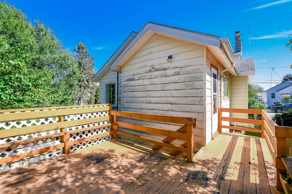 23 Bates Street Hull, MA 02045 - Photo 9 of 36