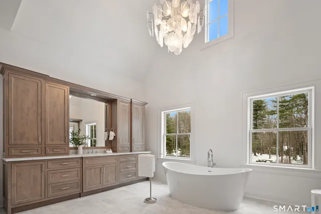 $8,595,000 | 928 West Road, New Canaan, CT 06840