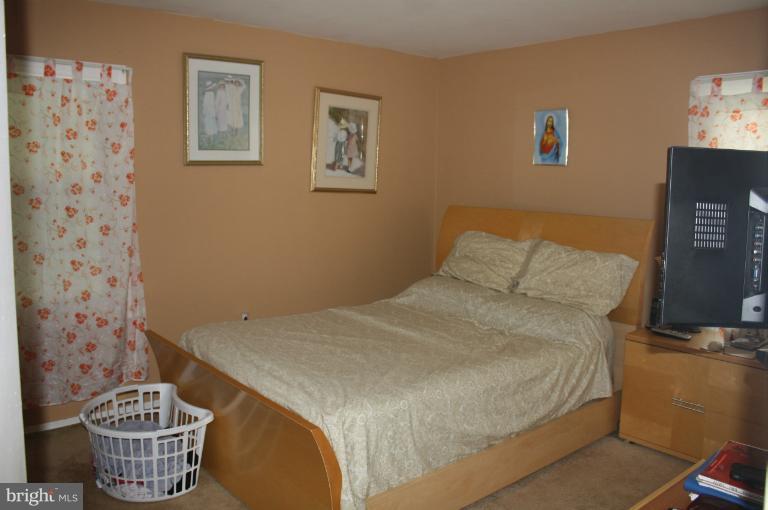 3209 Kayson Street Silver Spring, MD 20906 - Photo 11 of 18 Bedroom (Master)