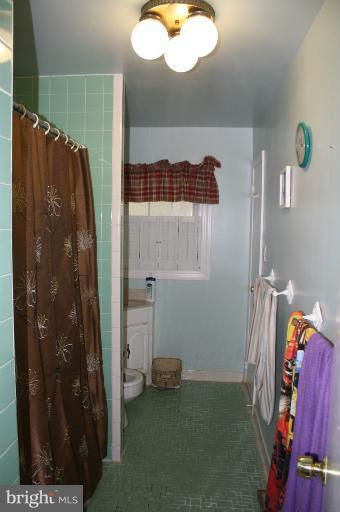 3209 Kayson Street Silver Spring, MD 20906 - Photo 6 of 18 Bath Main (a)