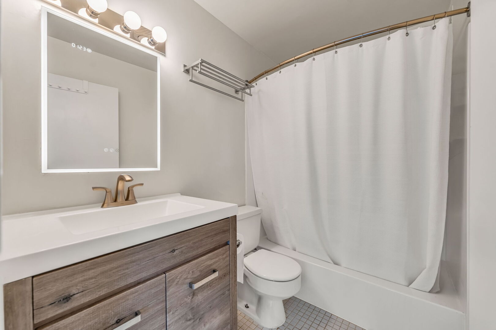 5445 North Sheridan Road, Unit 712 Chicago, IL 60640 - Photo 16 of 24 Gallery Image 16