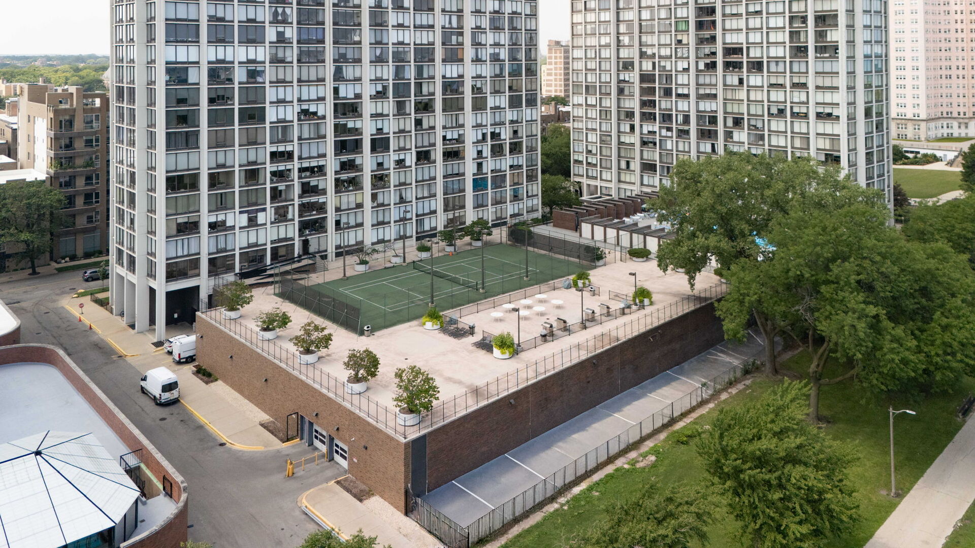 5445 North Sheridan Road, Unit 712 Chicago, IL 60640 - Photo 17 of 24 Gallery Image 17