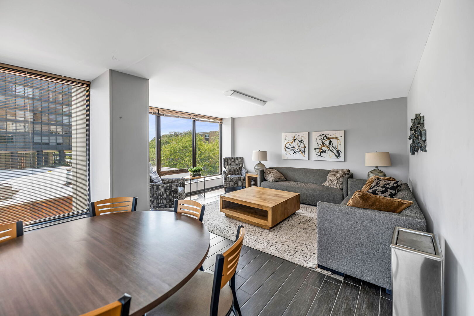 5445 North Sheridan Road, Unit 712 Chicago, IL 60640 - Photo 22 of 24 Gallery Image 22