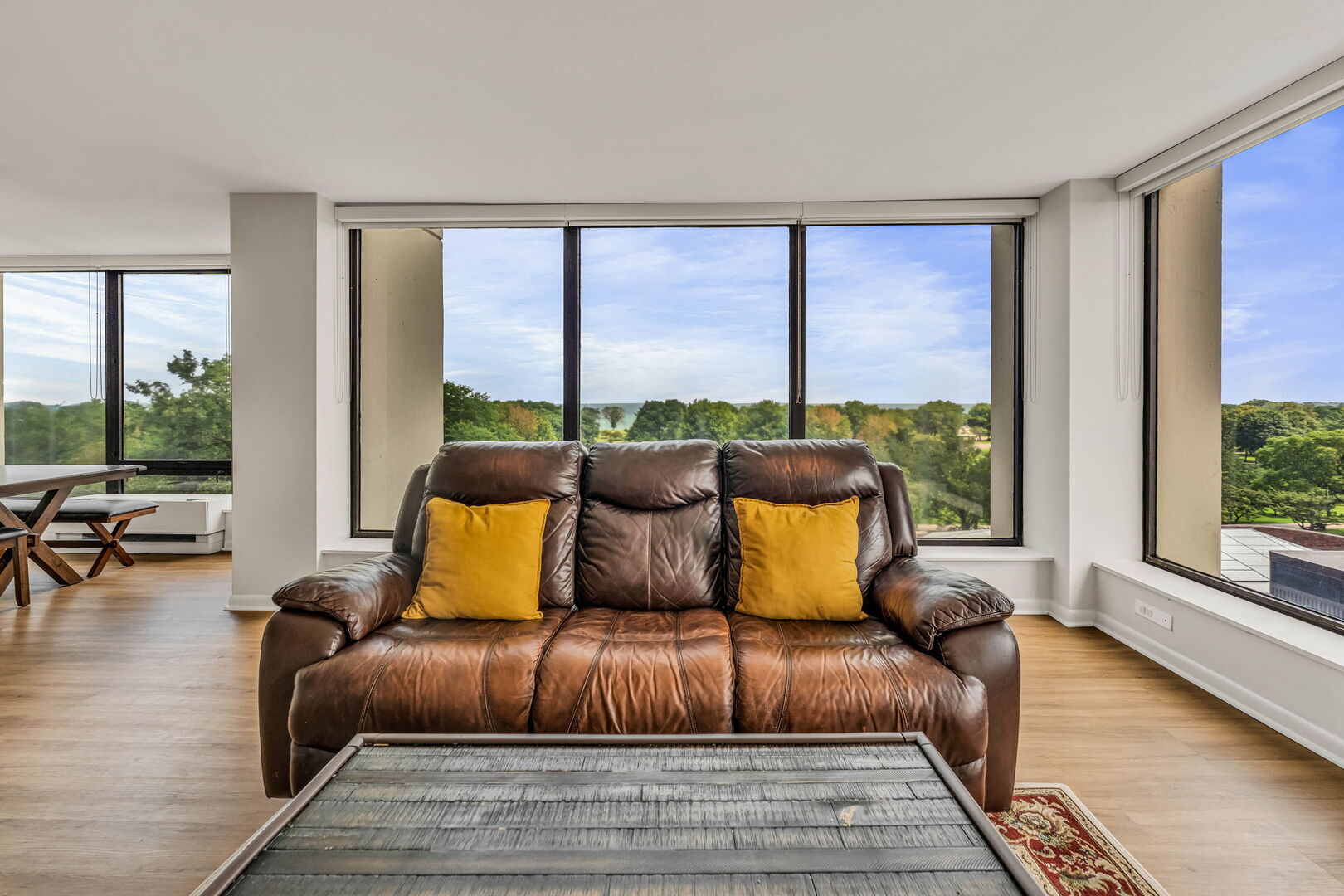 5445 North Sheridan Road, Unit 712 Chicago, IL 60640 - Photo 4 of 24 Gallery Image 4