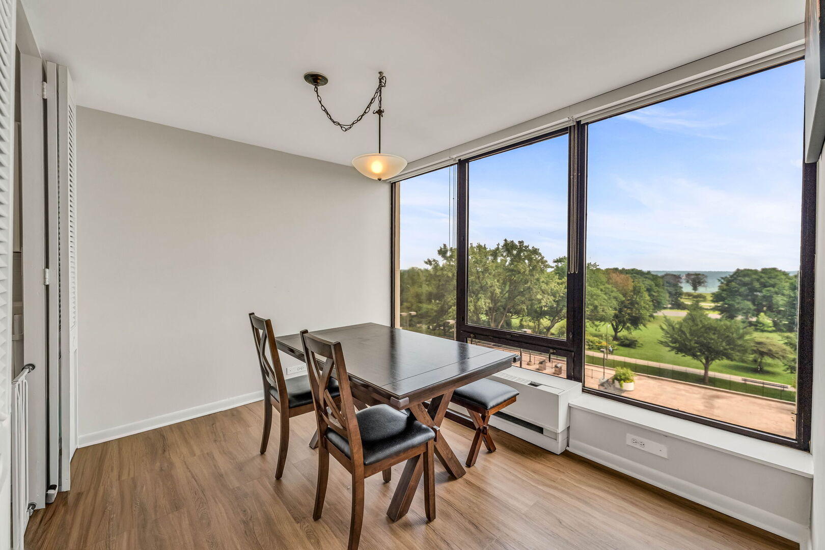 5445 North Sheridan Road, Unit 712 Chicago, IL 60640 - Photo 8 of 24 Gallery Image 8