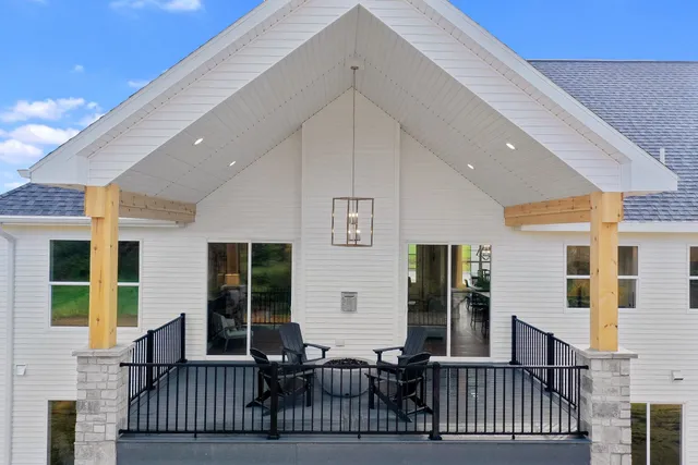 $1,190,000 | 4113 Blackberry Ridge Court, Oneida, WI 54155