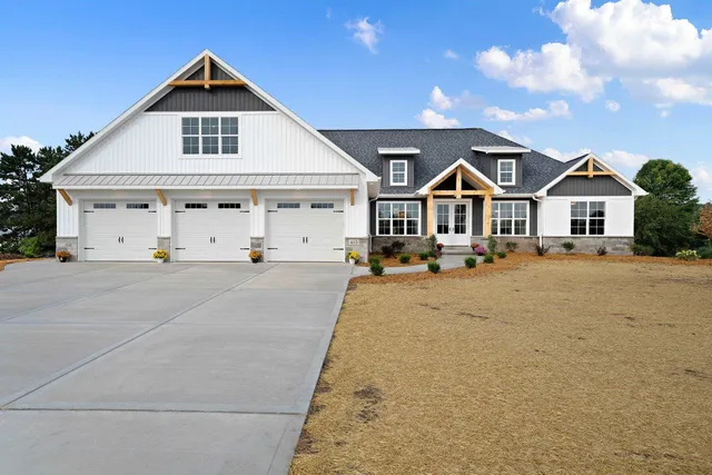 $1,190,000 | 4113 Blackberry Ridge Court, Oneida, WI 54155