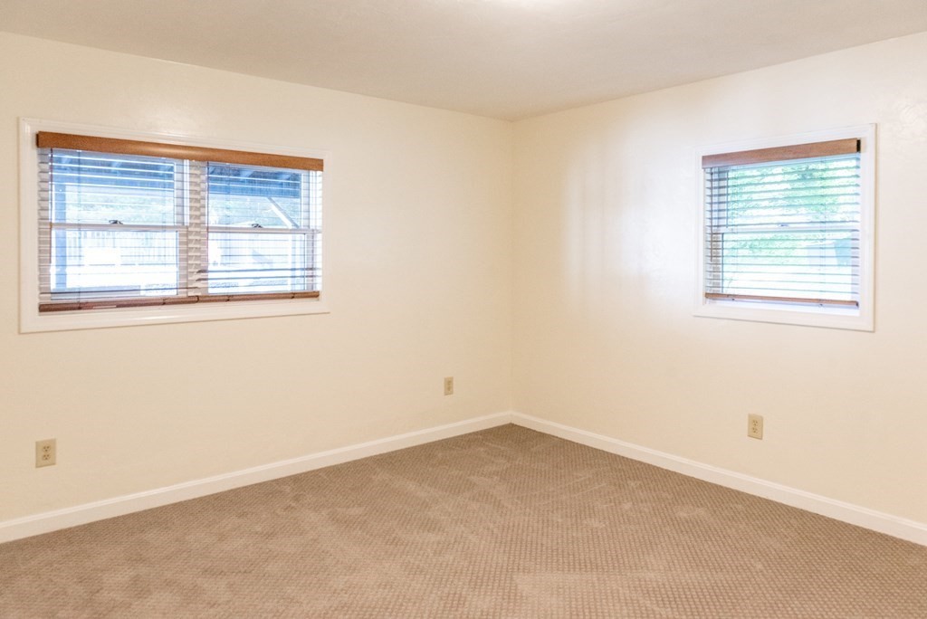 156 Dudley Road Oxford, MA 01540 - Photo 24 of 40 Gallery Image 24