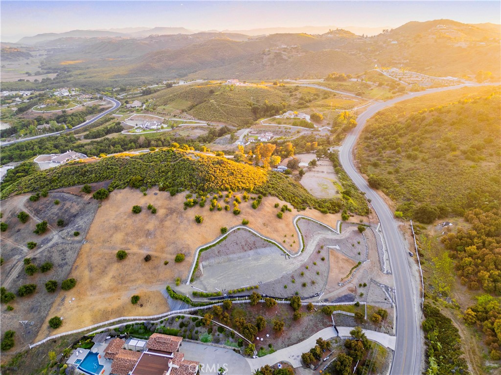35322 Avenida La Cresta Murrieta, CA 92562 - Photo 2 of 27