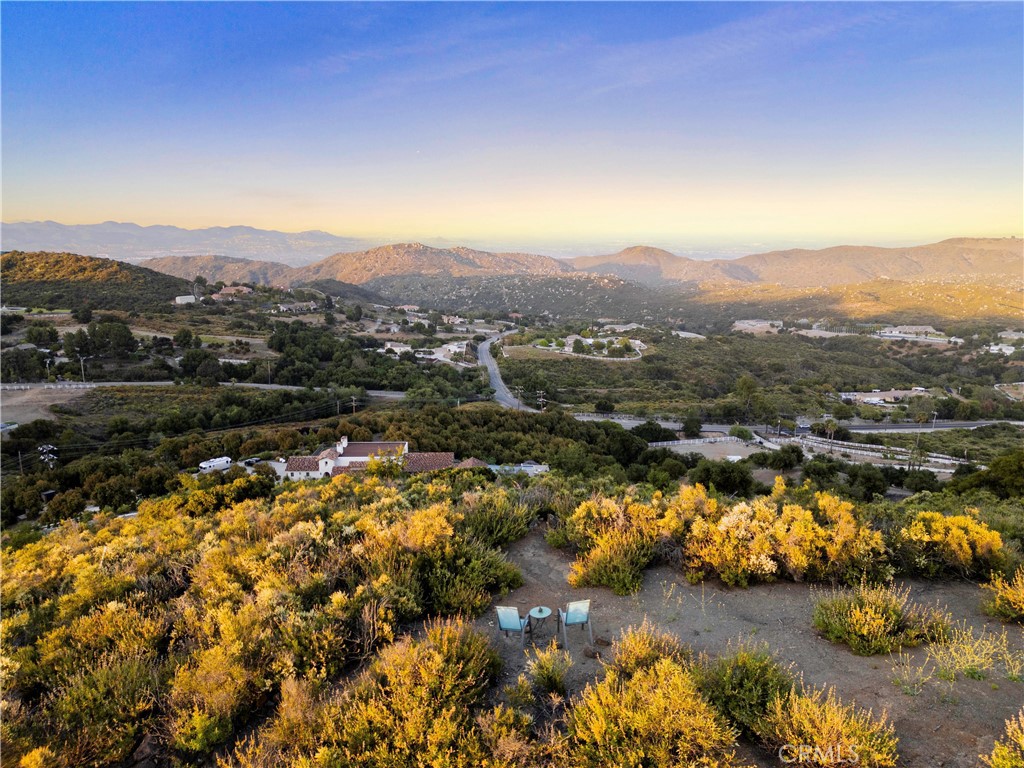 35322 Avenida La Cresta Murrieta, CA 92562 - Photo 8 of 27