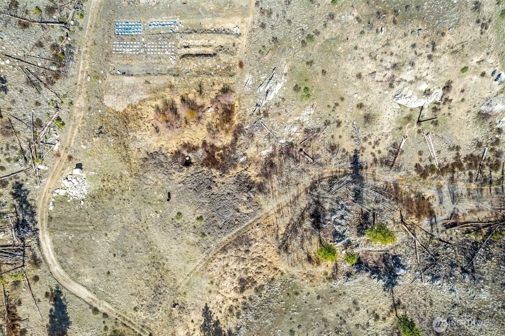 576 Indian Dan Canyon Road Brewster, WA 98812 - Photo 18 of 18 a bathroom with a bathtub
