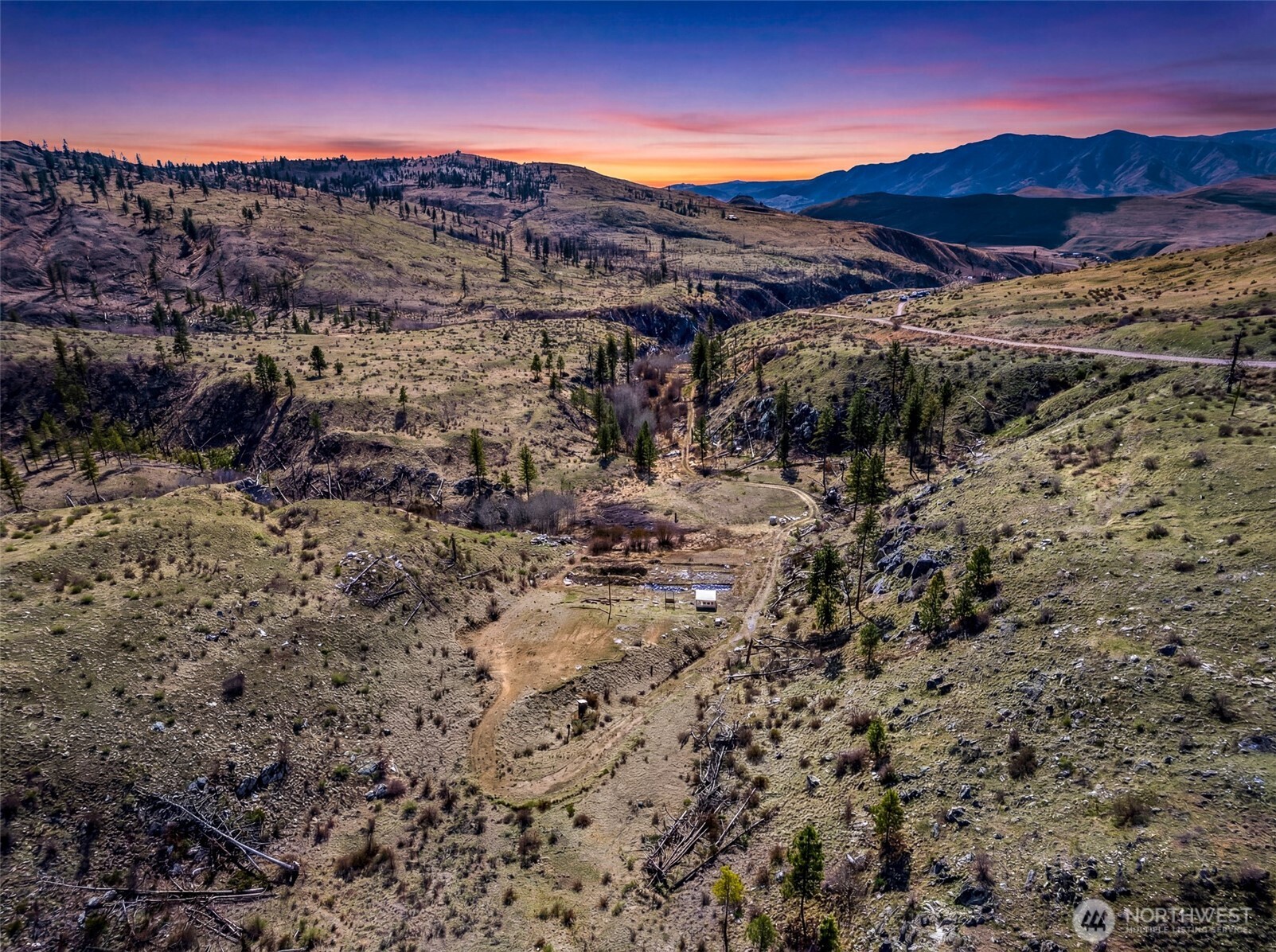 576 Indian Dan Canyon Road Brewster, WA 98812 - Photo 2 of 18 a view of city and mountain