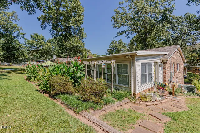 $268,500 | 323 Shannon Drive, Eden, NC 27288