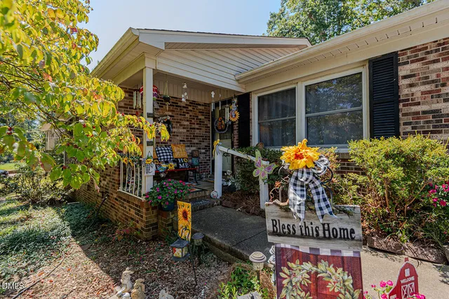 $268,500 | 323 Shannon Drive, Eden, NC 27288