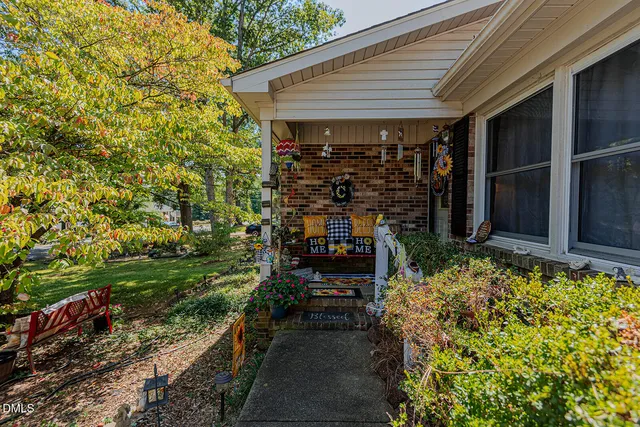 $268,500 | 323 Shannon Drive, Eden, NC 27288