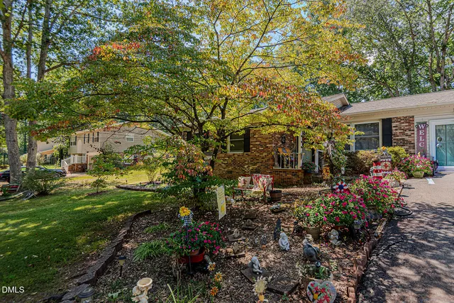 $268,500 | 323 Shannon Drive, Eden, NC 27288