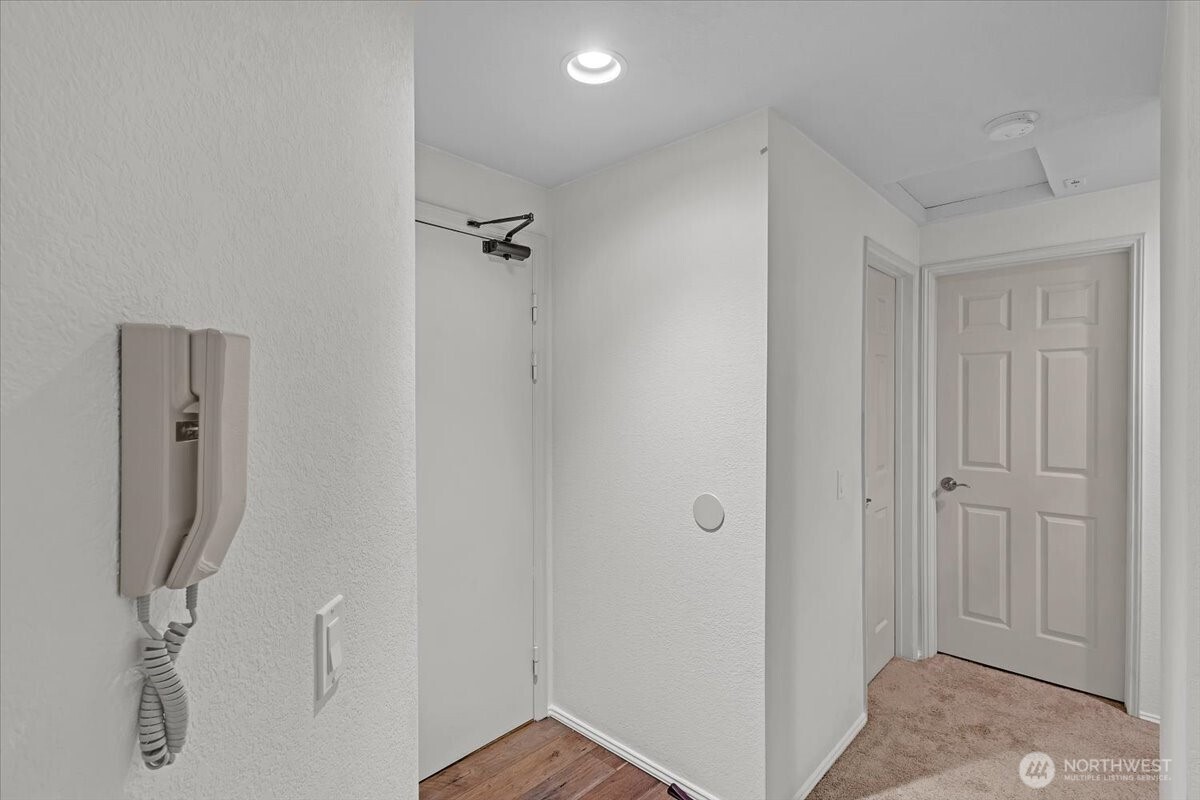 8653 Avondale Road Northeast, Unit D208 Redmond, WA 98052 - Photo 20 of 31