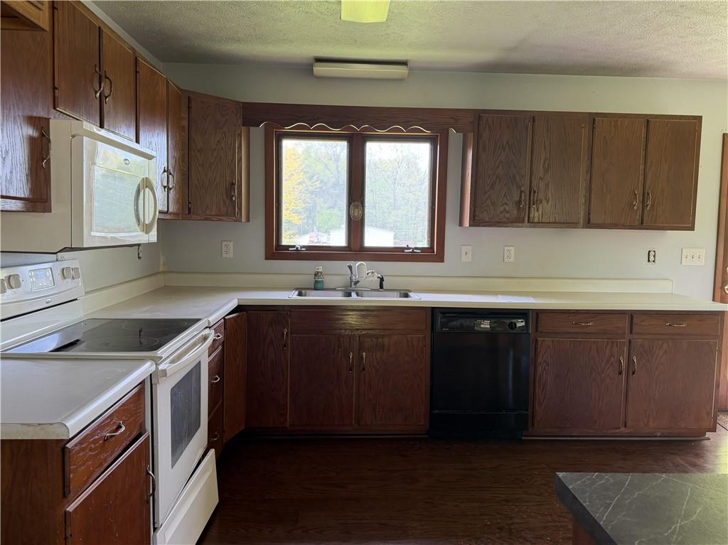 362 Stoneboro Road Grove City, PA 16127 - Photo 4 of 20 KITCHEN