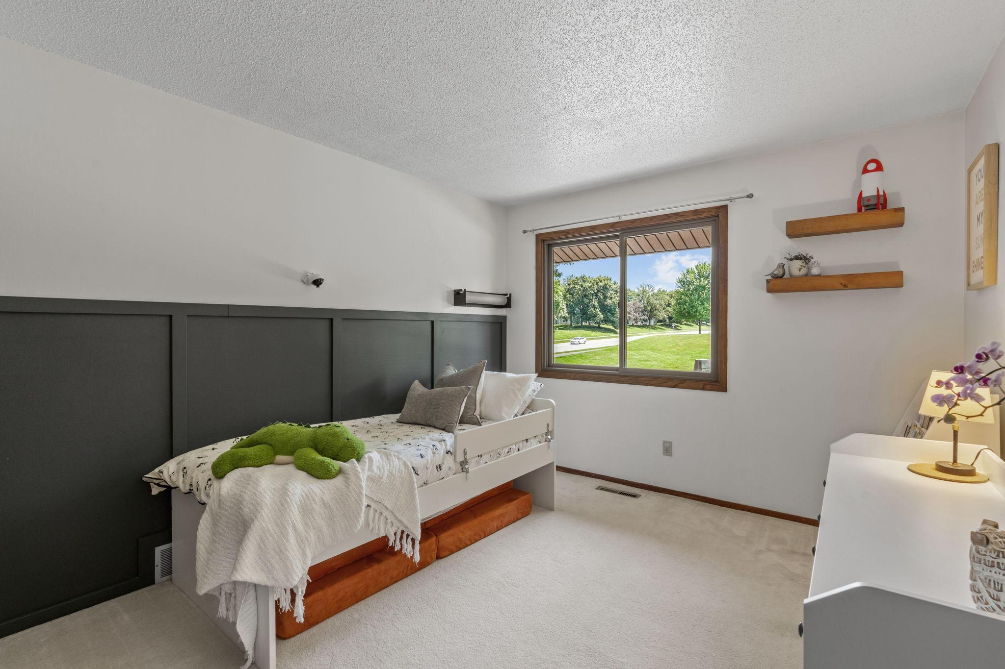 1595 Four Oaks Road Eagan, MN 55121 - Photo 21 of 33