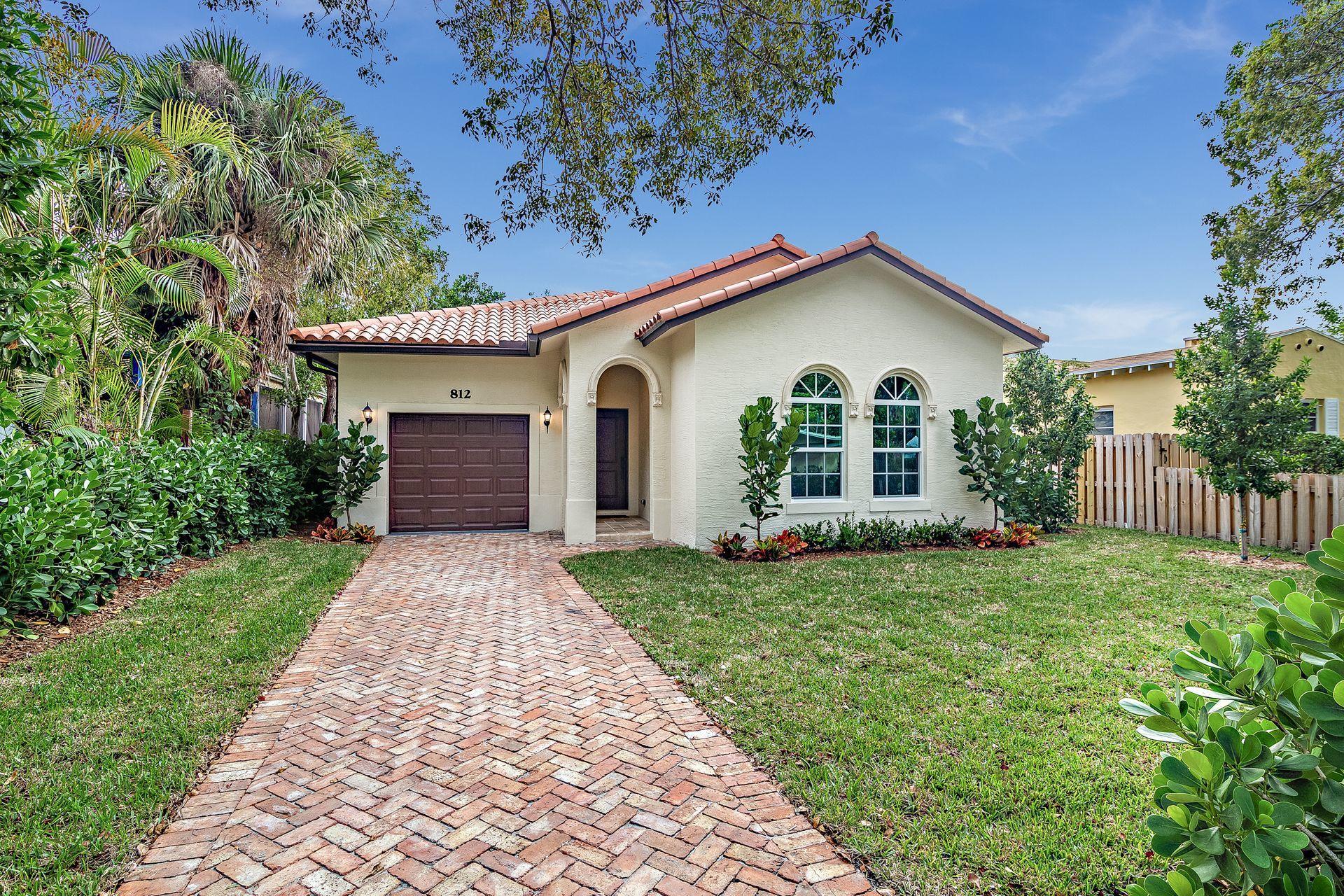 812 Sunset Road West Palm Beach, FL 33401 - Photo 1 of 29 Front