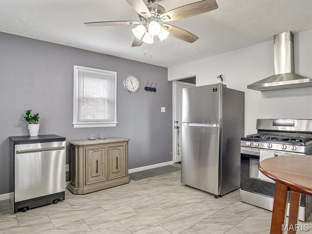 302 South East Street Pinckneyville, IL 62274 - Photo 13 of 15