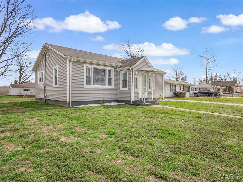 302 South East Street Pinckneyville, IL 62274 - Photo 2 of 15