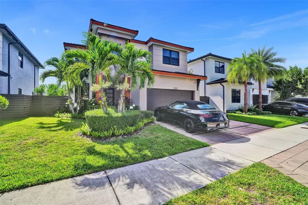 $6,000 | 15501 Northwest 88th Avenue, Unit 15501, Miami Lakes, FL 33018