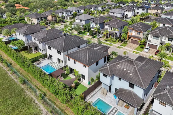 $6,000 | 15501 Northwest 88th Avenue, Unit 15501, Miami Lakes, FL 33018