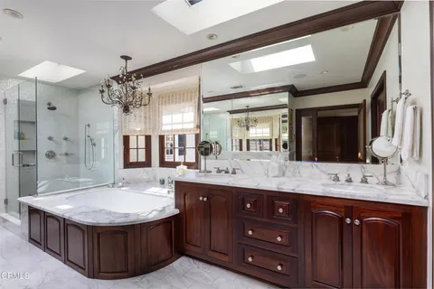 a view of entryway and hall