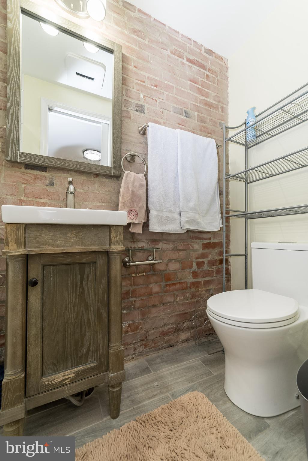 320 C Street Southeast Washington, DC 20003 - Photo 28 of 30 Bath