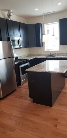 $3,700 | 3013 North Clybourn Avenue, Unit 3N, Chicago, IL 60618