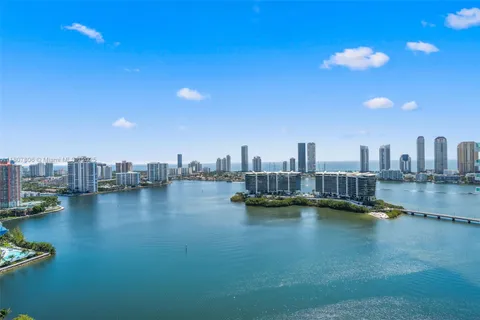 $4,295,000 | 3301 Northeast 183rd Street, Unit 3105/06, Aventura, FL 33160