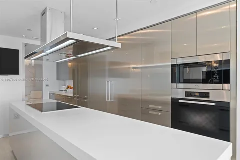 $4,295,000 | 3301 Northeast 183rd Street, Unit 3105/06, Aventura, FL 33160