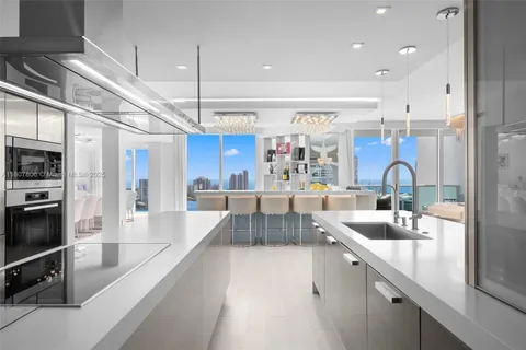 $4,295,000 | 3301 Northeast 183rd Street, Unit 3105/06, Aventura, FL 33160