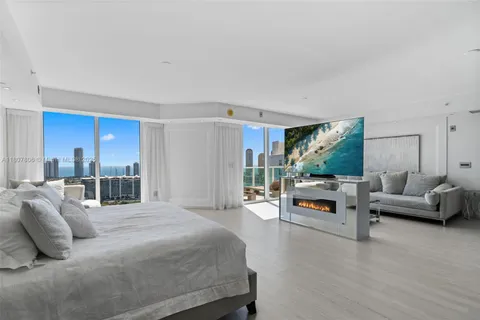 $4,295,000 | 3301 Northeast 183rd Street, Unit 3105/06, Aventura, FL 33160