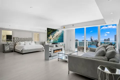 $4,295,000 | 3301 Northeast 183rd Street, Unit 3105/06, Aventura, FL 33160