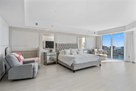 $4,295,000 | 3301 Northeast 183rd Street, Unit 3105/06, Aventura, FL 33160