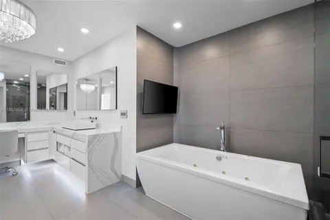 $4,295,000 | 3301 Northeast 183rd Street, Unit 3105/06, Aventura, FL 33160