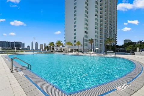 $4,295,000 | 3301 Northeast 183rd Street, Unit 3105/06, Aventura, FL 33160