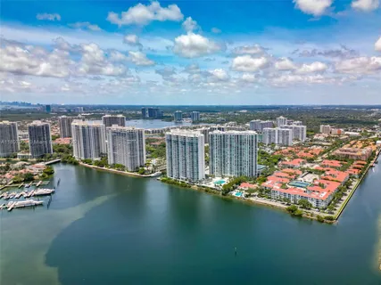 $4,295,000 | 3301 Northeast 183rd Street, Unit 3105/06, Aventura, FL 33160