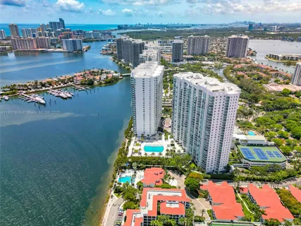 $4,295,000 | 3301 Northeast 183rd Street, Unit 3105/06, Aventura, FL 33160
