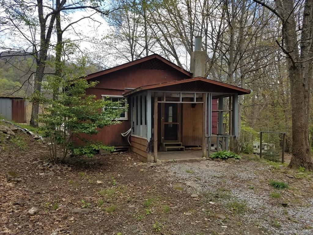 135 Carpenter Branch Road Maggie Valley, NC 28751 - Photo 2 of 9 Gallery Image 2
