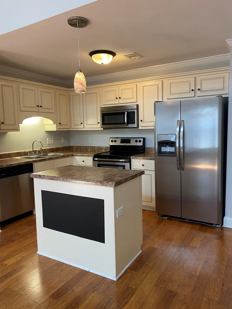 856 Bryan Circle Grovetown, GA 30813 - Photo 8 of 24 Kitchen w/Work Island and Stainless Steel Applianc