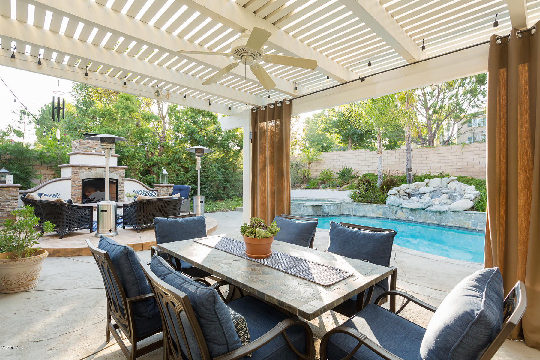 203 Knoll Ridge Road Simi Valley, CA 93065 - Photo 23 of 53 a outdoor dining space with furniture and outdoor view