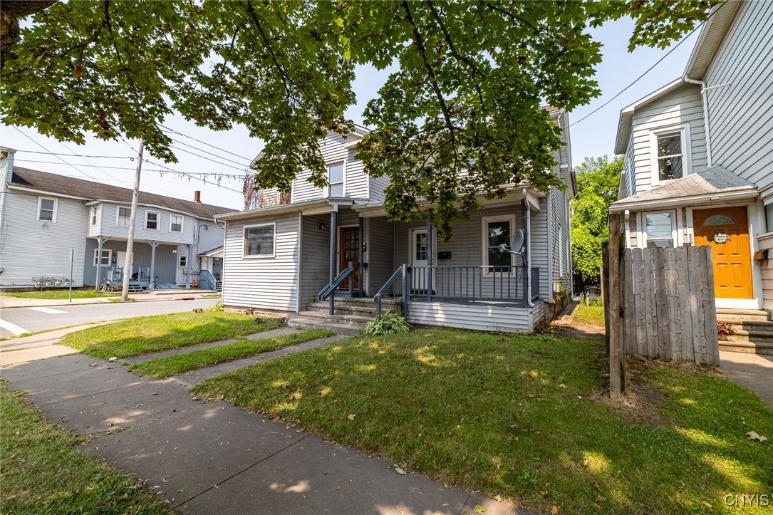 348 Lenox Avenue Oneida, NY 13421 - Photo 2 of 22 Front
