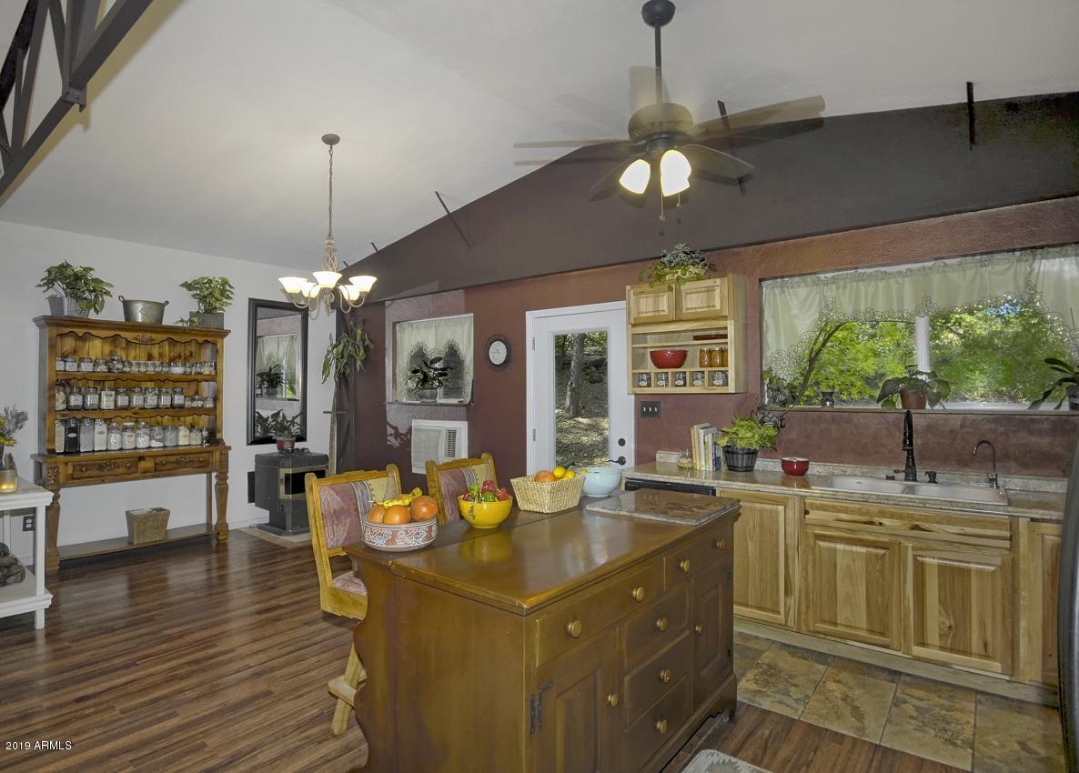 4035 Tonto Way Rimrock, AZ 86335 - Photo 3 of 30 Great Room- w_ Island