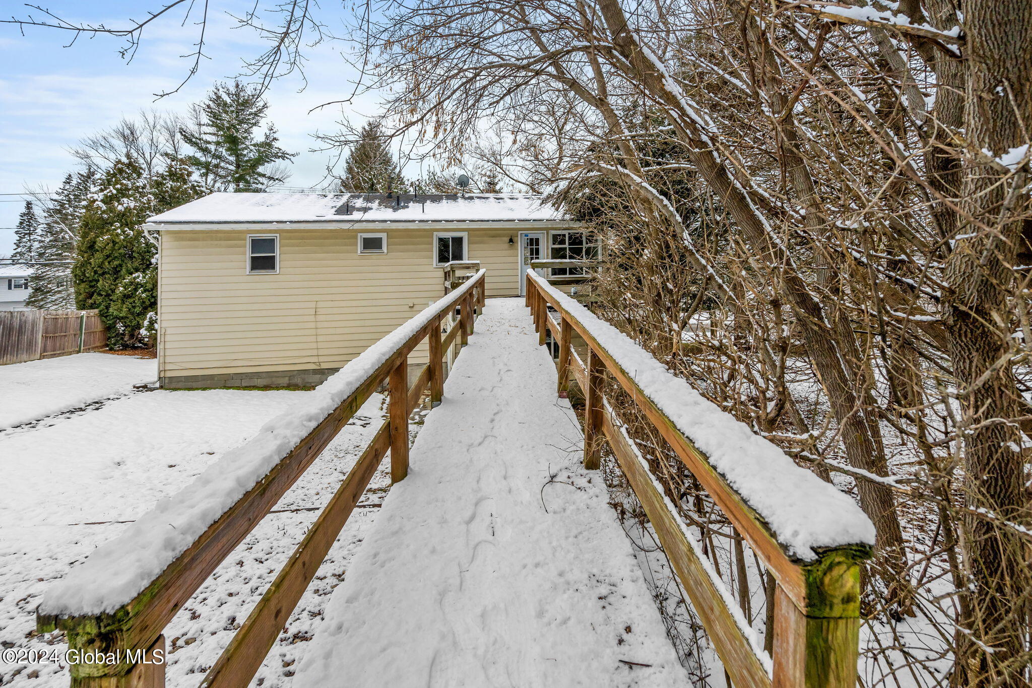 131 Forts Ferry Road Colonie, NY 12110 - Photo 6 of 49 42-web-or-mls-131-forts-ferry-rd